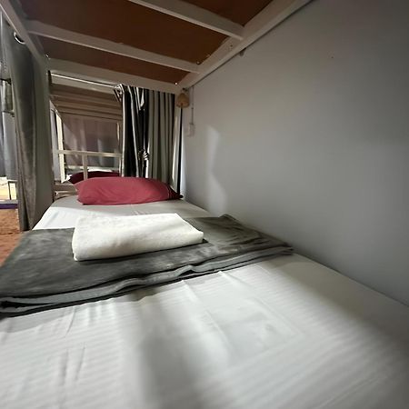 Hangover Hostel Фи Фи Айлънд Екстериор снимка